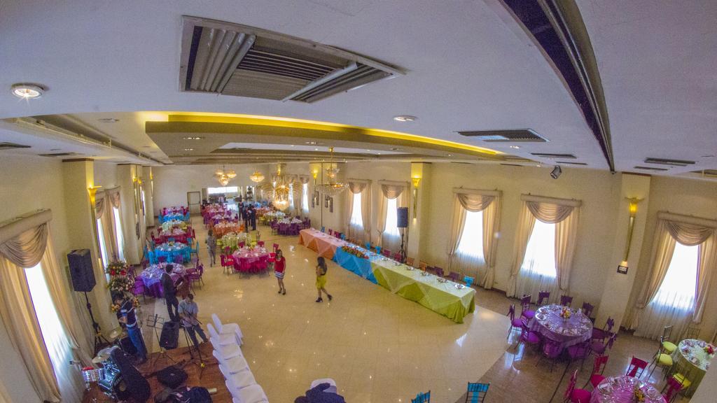 Hotel Emperador Ambato Luaran gambar