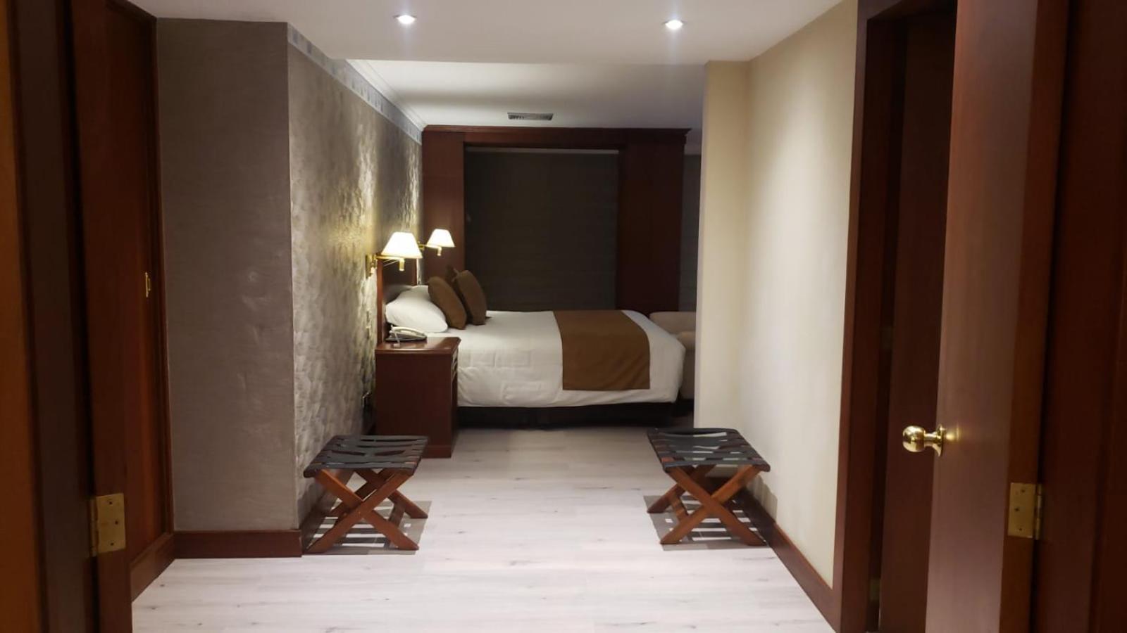 Hotel Emperador Ambato Luaran gambar
