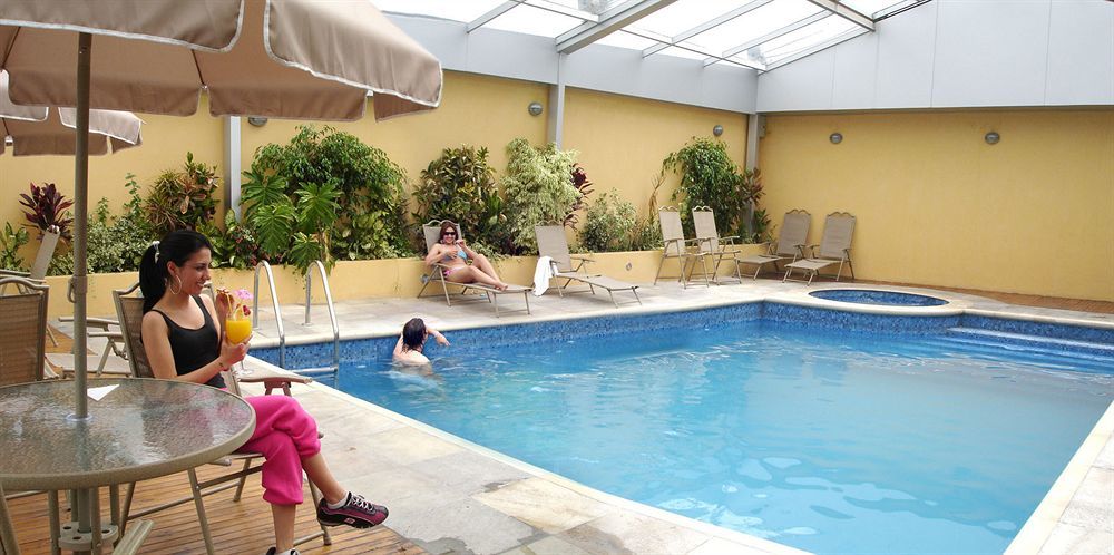 Hotel Emperador Ambato Luaran gambar