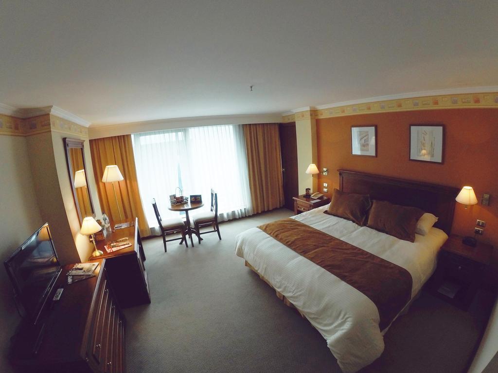 Hotel Emperador Ambato Luaran gambar