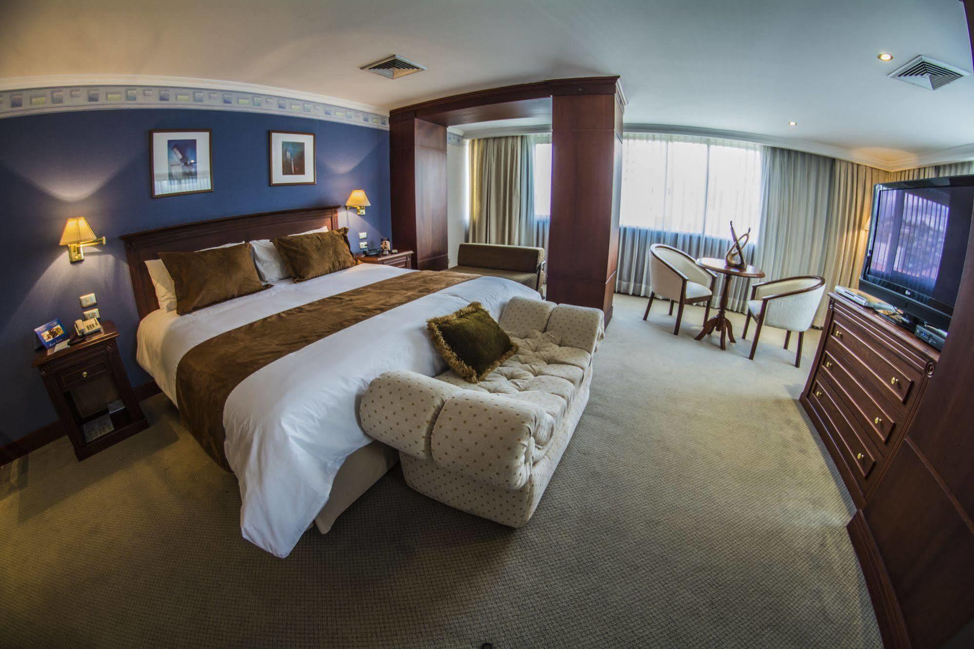 Hotel Emperador Ambato Luaran gambar