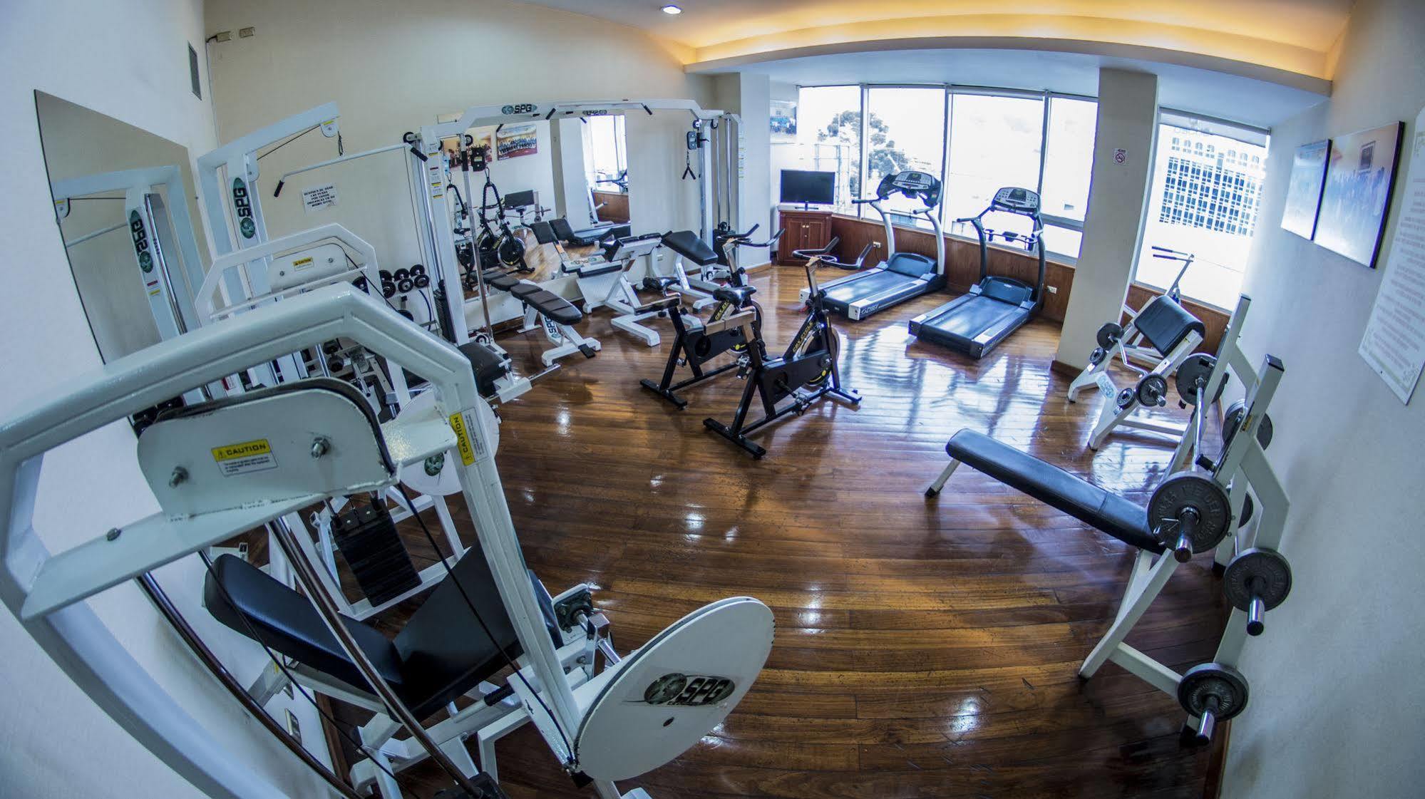 Hotel Emperador Ambato Luaran gambar