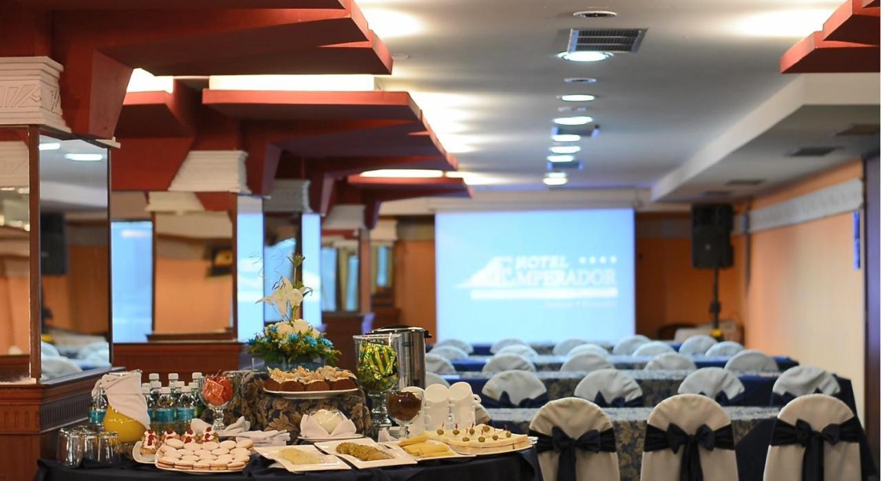 Hotel Emperador Ambato Luaran gambar