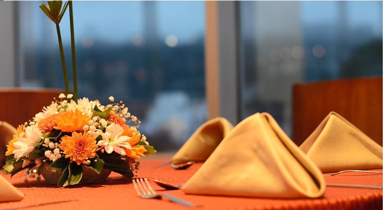 Hotel Emperador Ambato Luaran gambar