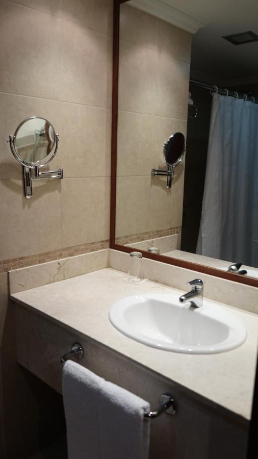 Hotel Emperador Ambato Luaran gambar