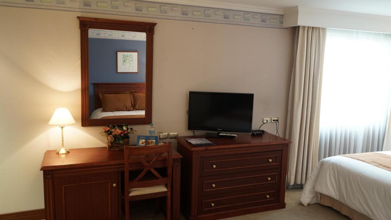 Hotel Emperador Ambato Luaran gambar