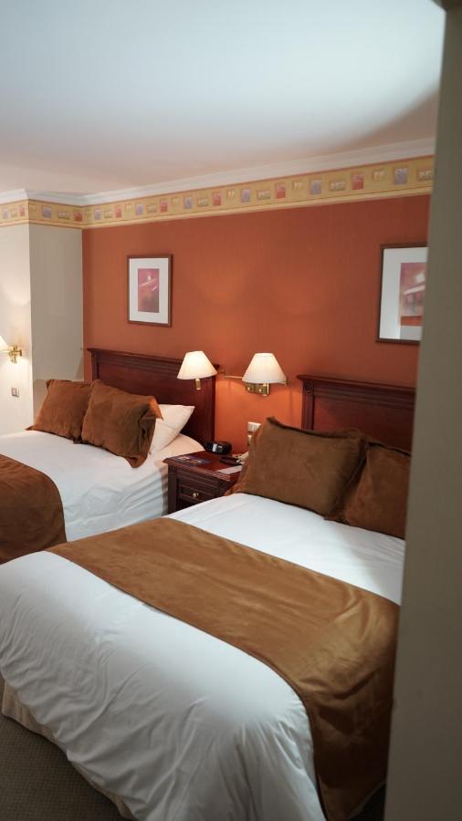 Hotel Emperador Ambato Luaran gambar