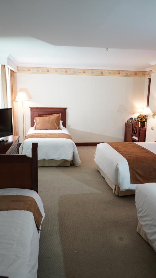 Hotel Emperador Ambato Luaran gambar