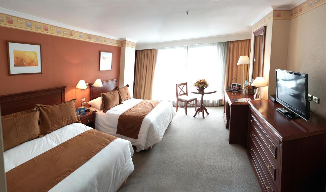 Hotel Emperador Ambato Luaran gambar